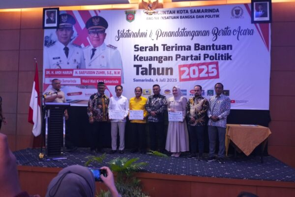Ketua DPRD Kota Samarinda Hadiri Silaturahmi dan Penandatanganan Berita Acara Serah Terima Bantuan Keuangan Partai Politik Tahun 2025